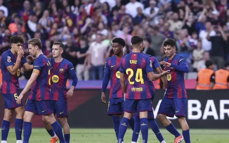 لابورتا يحدد اسم لاعب في برشلونة يجسد إرث يوهان كرويف الكروي داخل الملعب